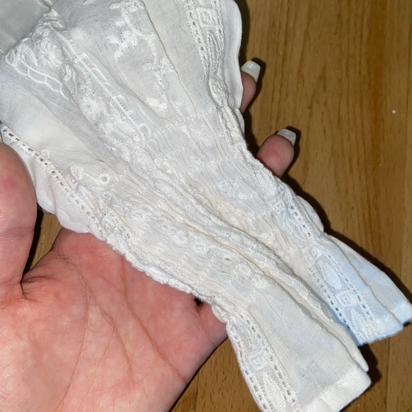 Korean style sheer embroidery blouse - Picture 2 of 3